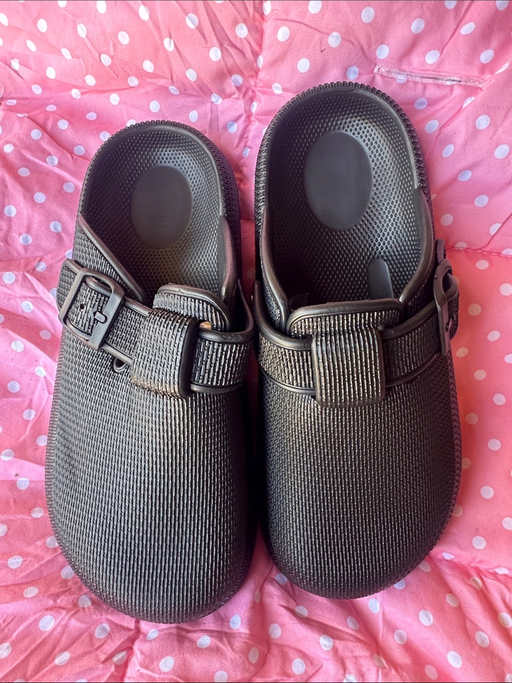 Textured Slip-On Clog Sandals in Dark Brown